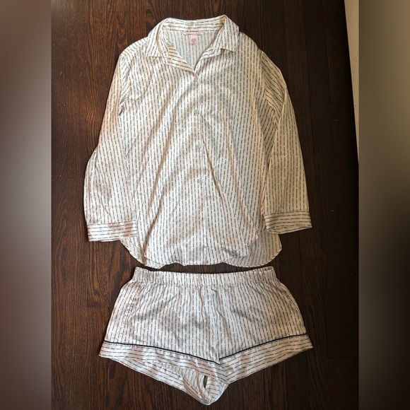 Victoria's Secret Other - Victoria’s Secret Two piece pajama Set